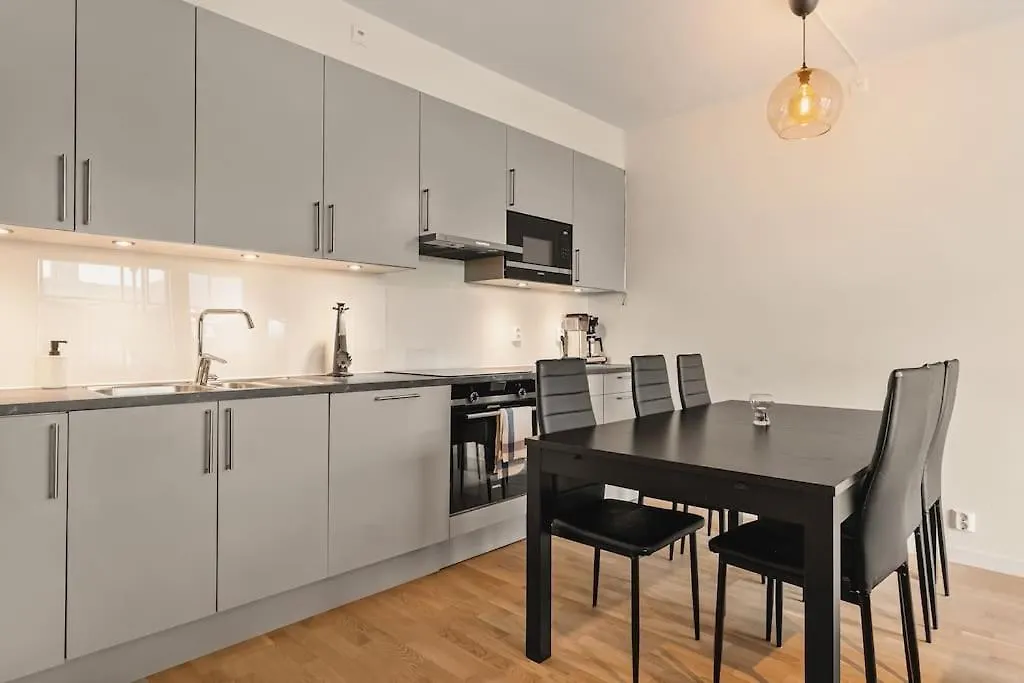 Dinbnb Apartments I 1 Minute To Tram! Newly Built With Balcony & 3 Beds Bergen