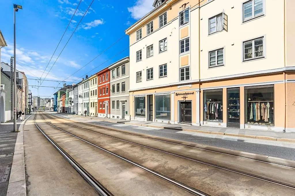 Dinbnb Apartments I 1 Minute To Tram! Newly Built With Balcony & 3 Beds Bergen